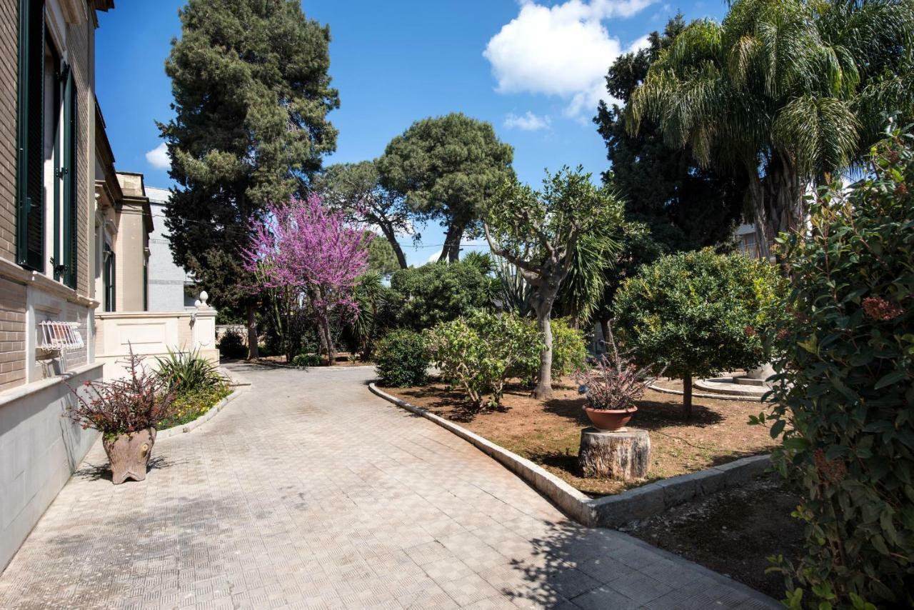 Villa Delle Zagare - Private Hydromassage Pool Surbo エクステリア 写真